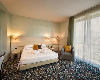 Hotel Ovidius - Sulmona - Habitación