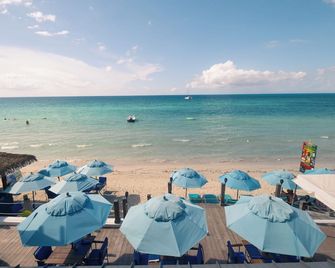 Blue Skies Beach Resort - Negril - Strand