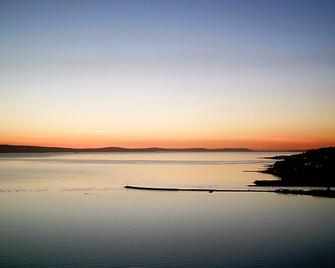 Apartments Beverly 1 - Omiš