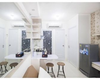 Apartment Green Pramuka City by Vincent - Yakarta - Habitación