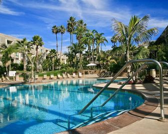 F204 - Cozy Seaview Condo - Oceanside - Alberca