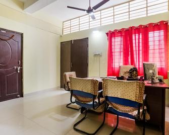 Flagship Dream Stay - Cuttack - Front desk