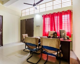 Flagship Dream Stay - Cuttack - Front desk