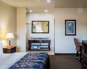 Hiway Inn Express - Lehigh