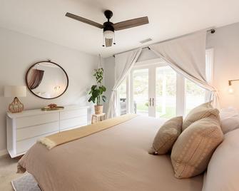 Yellow Door Beach House close to Moonlight Beach and LEGO Land - Encinitas - Bedroom