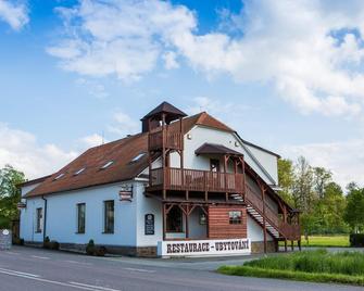 Penzion Country Steak Restaurant - Lanškroun - Building