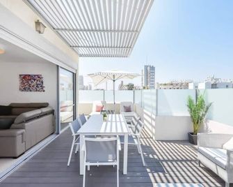 Skylight 3BR in Bograshov by HolyGuest - Tel Aviv - Balcony