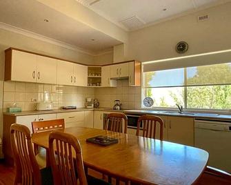 Lambert Estate Retreat - Angaston - Kitchen
