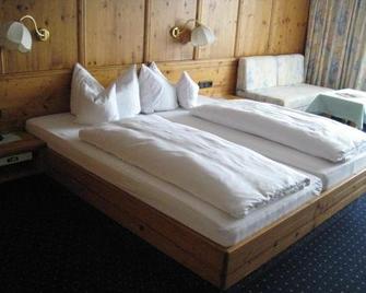 Hotel-Gasthof Nutzkaser - Ramsau - Bedroom