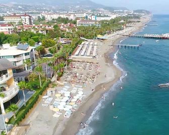 Club Tess Hotel - Konakli - Beach