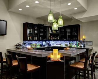 هيلتون جاردن إن نيويورك/ مانهاتن تشيلسي - نيويورك - بار