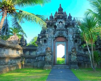 Puri Taman Sari Hotel - Табанан