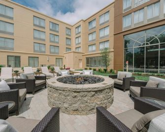 Courtyard by Marriott Nashua - Nashua - Terasa
