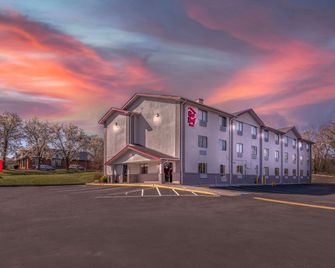 Red Roof Inn Suffolk - Suffolk - Будівля