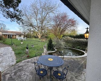 Agréable maison de ville avec tout à proximité - Saint-Dizier - Innenhof