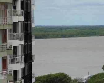 Catamarca Suites Land - Rosario - Außenansicht