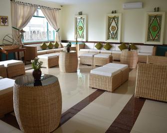 Nyaung Shwe City Hotel - Nyaungshwe - Lounge