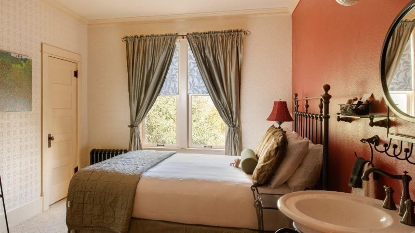 Chamberlin Inn Cody