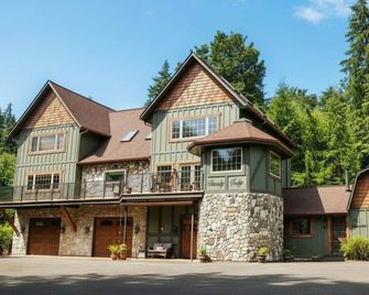The Peaceful Hidden House, Bed & Breakfast - Castle Rock - Building