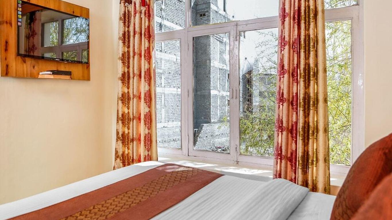 OYO 14082 Hotel Himalayan Stays