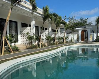Delmora Home Balangan - South Kuta - Pool