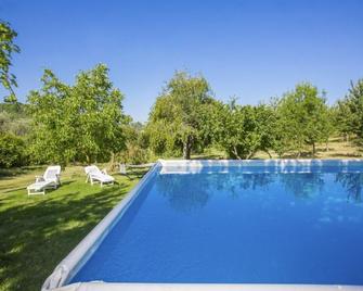 Isola Delle Api - Civitella Paganico - Piscina
