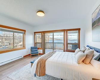 Walk to Flathead Lake Polson Home with Balcony - Polson - Slaapkamer