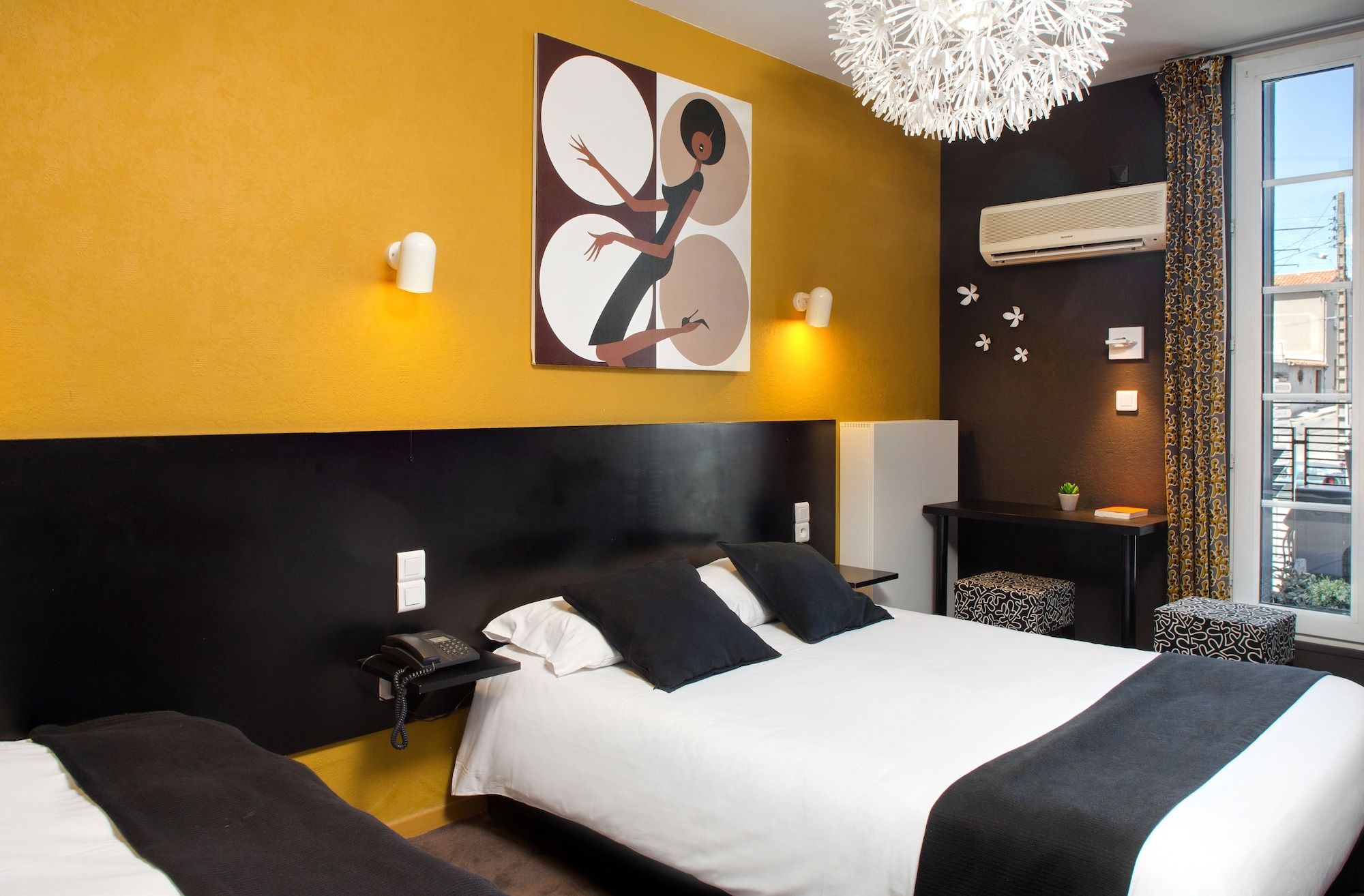 هوتل لوكتروي - كاركاسون - غرفة نوم