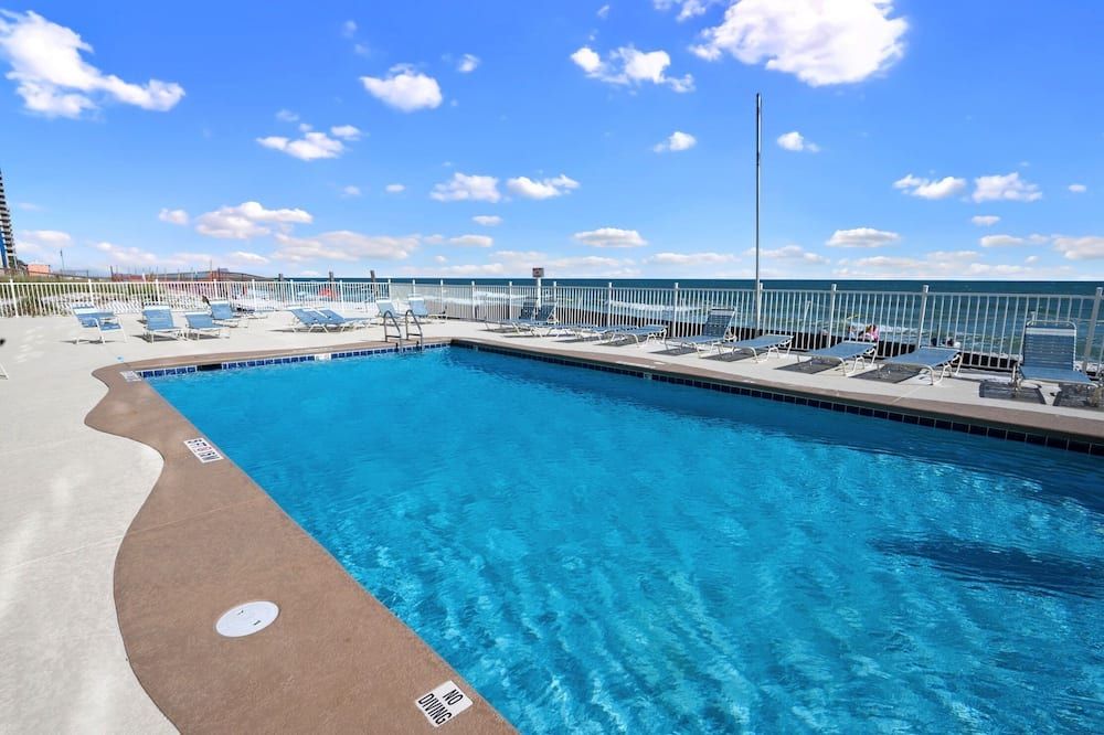 Edgewater West 64 | 2br Gulf-Front Condo | West Beach | Sleeps 7 - غولف شورس - حوض السباحة