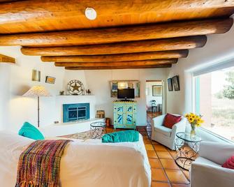 The Bird House - Taos - Living room
