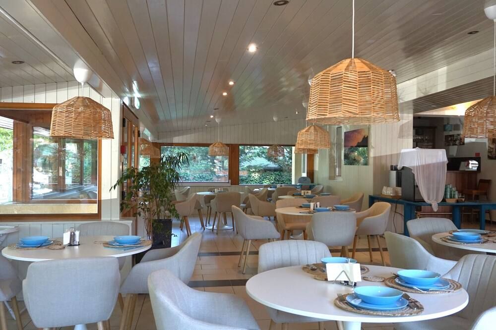 بالاتون كلرز بيتش هوتل - Siófok - مطعم