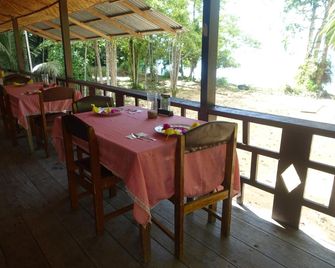 Siuri Cottages - Tentena - Restaurante