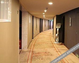 Sanding Huayue Hotel - Xuchang - Hallway