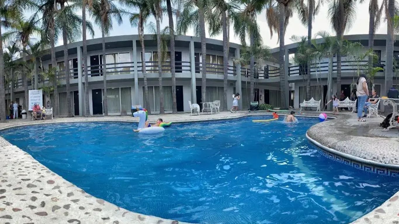 Hotel Suites del Real