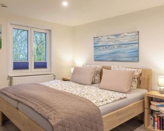 Ronnie Woodward - Pellworm - Bedroom