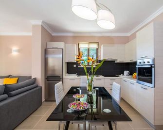 Casa Leone Suites - Stalos