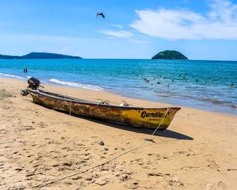 Stylish indoor/outdoor, 2 bedroom beachfront loft living at La Esquina Peresoza. - Peñita de Jaltemba - Ranta