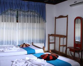 Llt Tourist Inn And Safari Jeep - Pahala Keditokkuwa - Bedroom