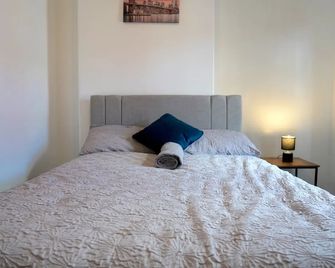 Amazing and Immaculate 2-Bed House in Manchester - מנצ'סטר - חדר שינה