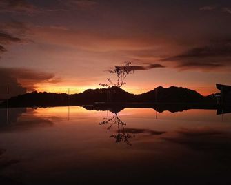 Harbour Komodo Hotel - Labuan Bajo - Buiten zicht