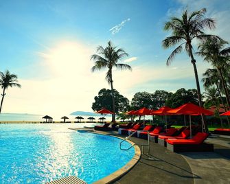 Holiday Villa Resort & Beachclub Langkawi - Langkawi - חוף