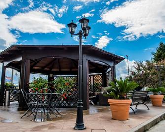 Magic Hotel - Atena Lucana - Patio