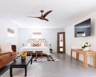 | The Chico Casita | Newly Built Downtown Studio | - Chico - Quarto