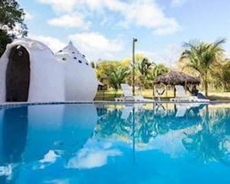 Hostel Chapada Dos Veadeiros - Balindong - Piscina