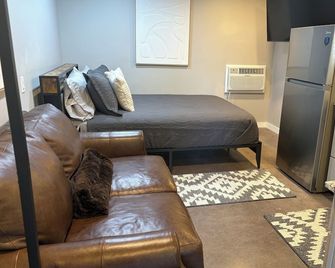 The Tucked Away Shop Studio Private & Cozy - Owasso