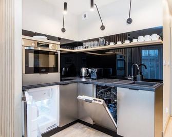 InPoint Apartments G11 near Old Town & Kazimierz District & Parking Option - Krakova - Keittiö