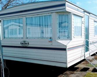 Highfield Grange Caravan Park (Parkdean) - Clacton-on-Sea - Building
