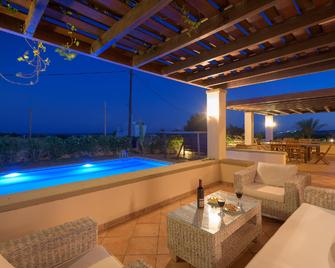 Modern Villa With Pool And Garden - Lachania - Piscina