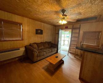 Cabin 12 At Tranquility Bay Resort - Zwolle - Sala de estar