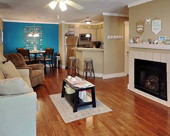Fantasea Cove - Port Aransas - Living room